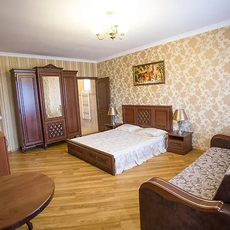 Goldenluxe-3